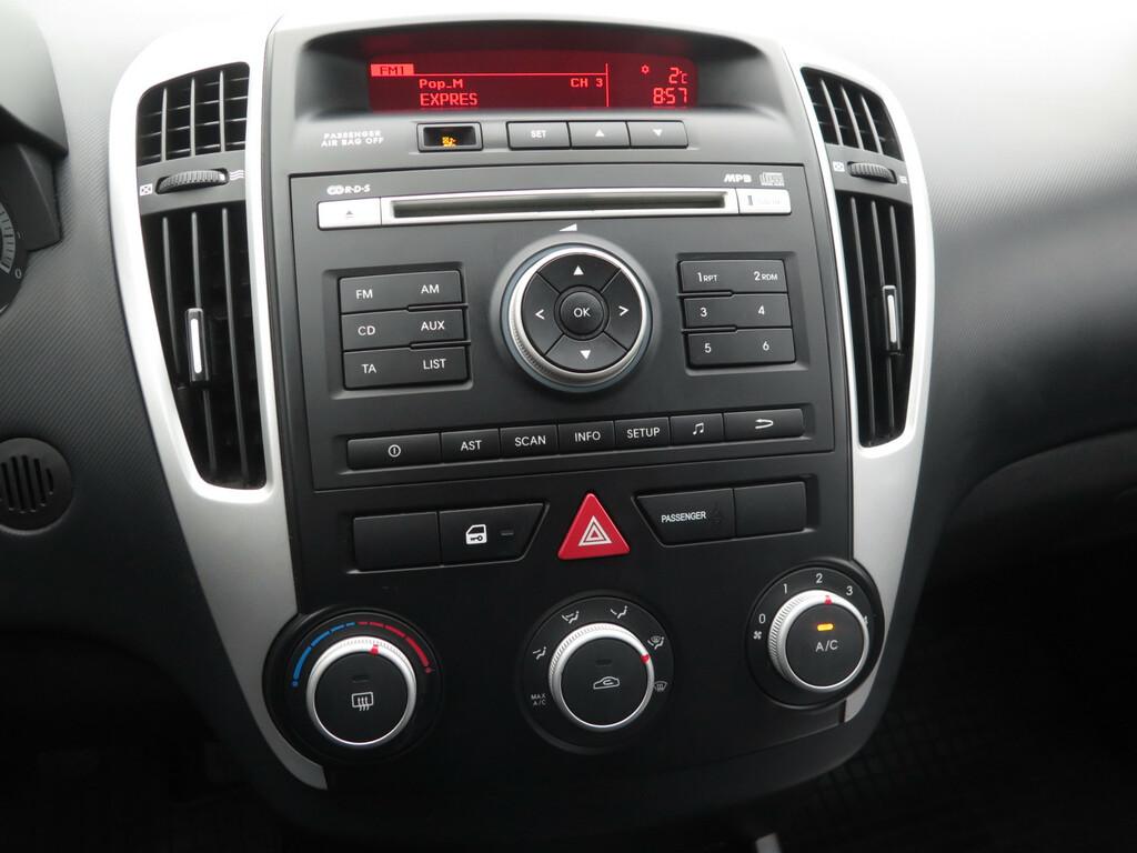 Kia Ceed  1.4 i