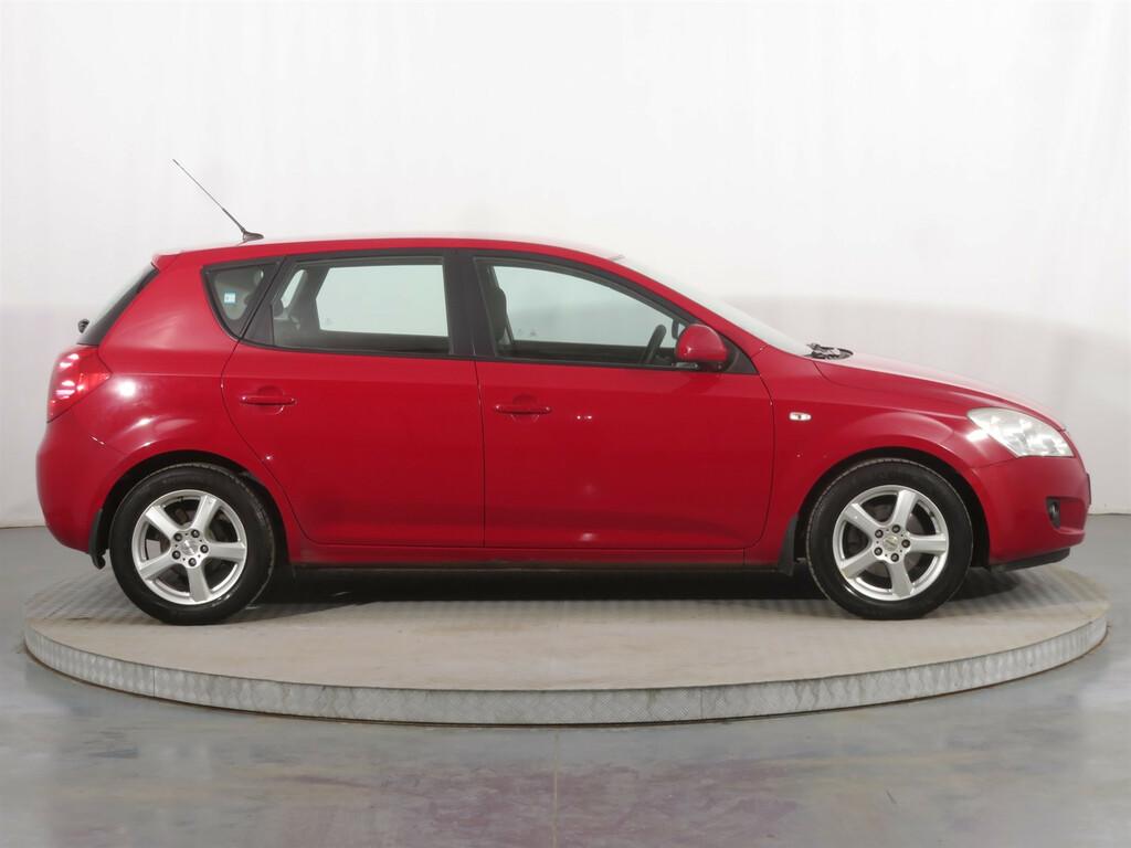 Kia Ceed  1.4 i