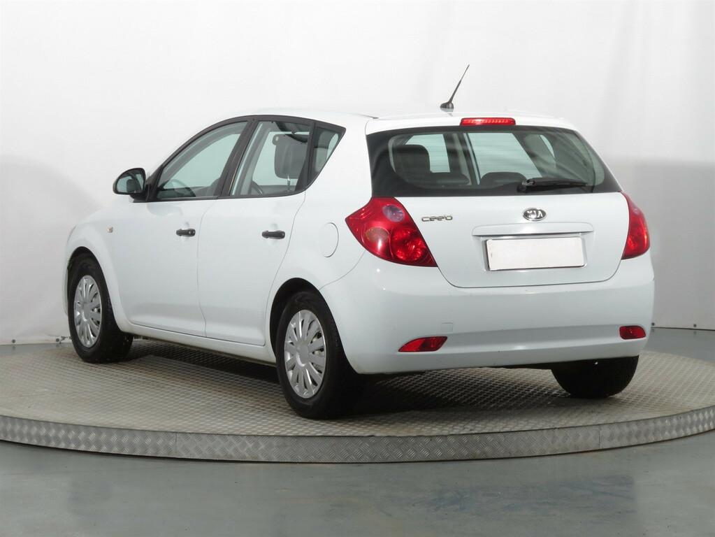 Kia Ceed  1.4 i