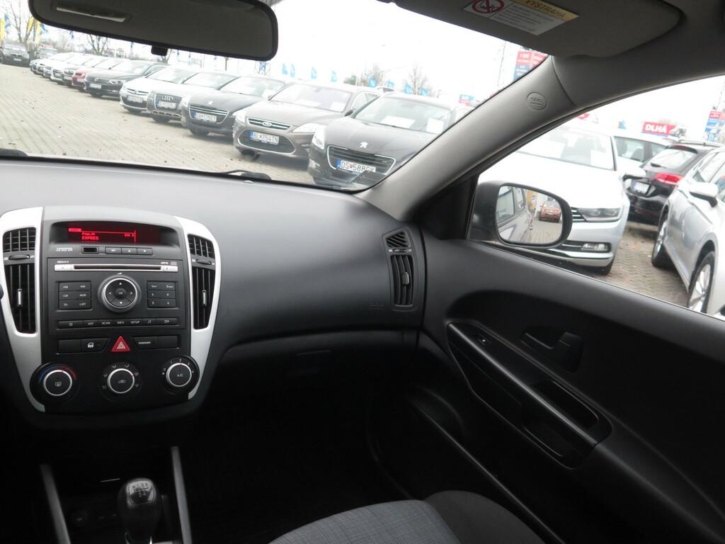 Kia Ceed  1.4 i
