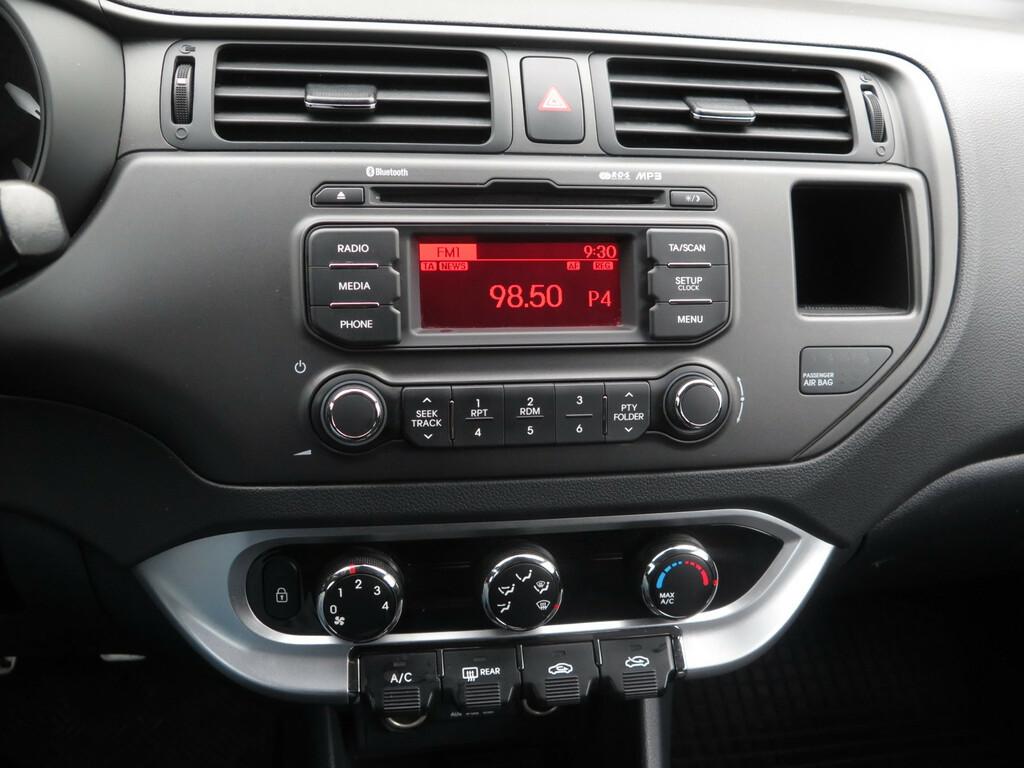 Kia Rio  1.4 CVVT