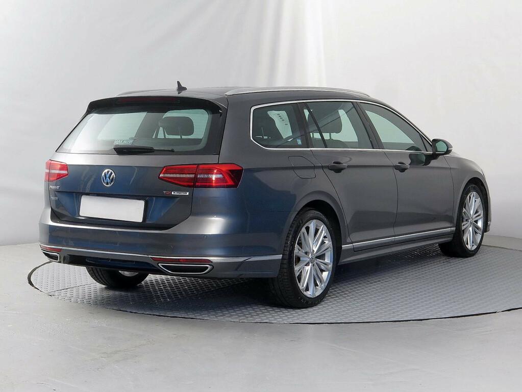 VW Passat Highline 1.6 TDI