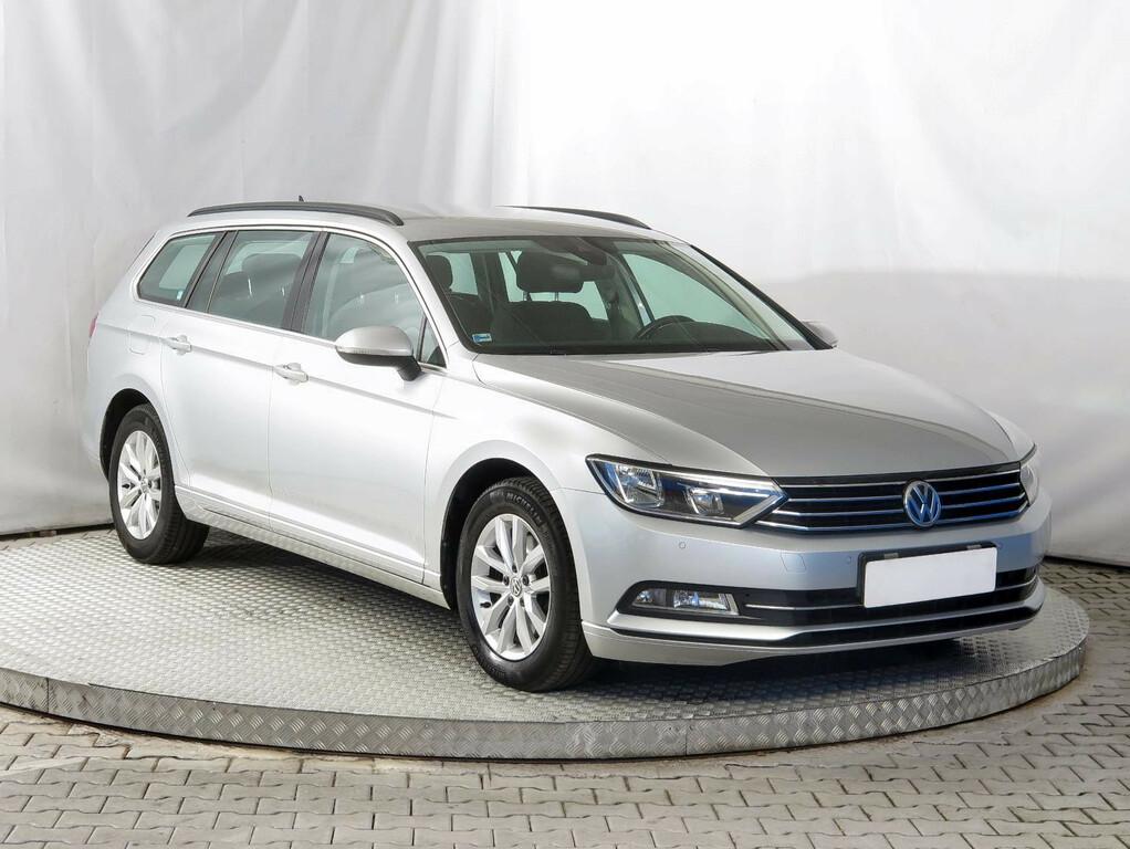 VW Passat Comfortline 2.0 TDI