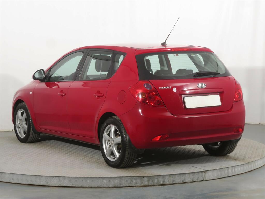 Kia Ceed  1.4 i