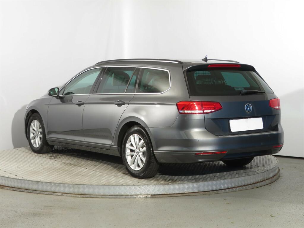 VW Passat Comfortline 2.0 TDI