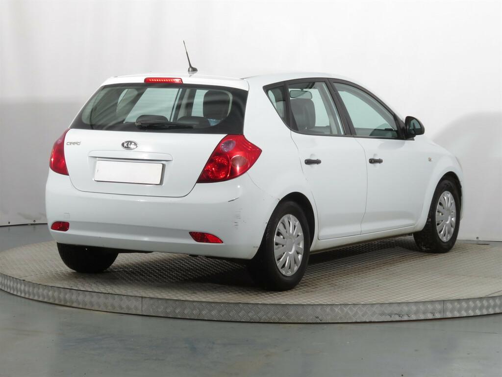 Kia Ceed  1.4 i