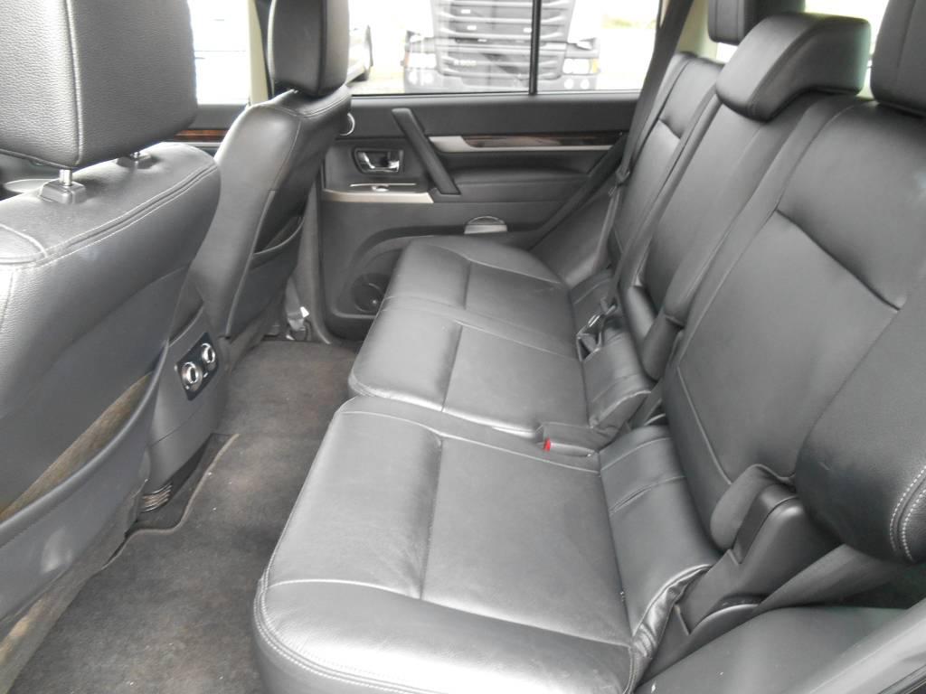 Mitsubishi Pajero Wagon 3.2 DID 4WD TOP PANO, NAVI, 7 SITZER, LEDER, KLIMA
