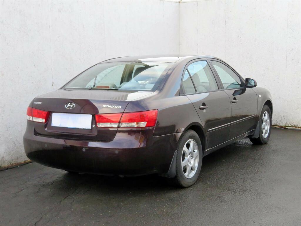 Hyundai Sonata  2.4