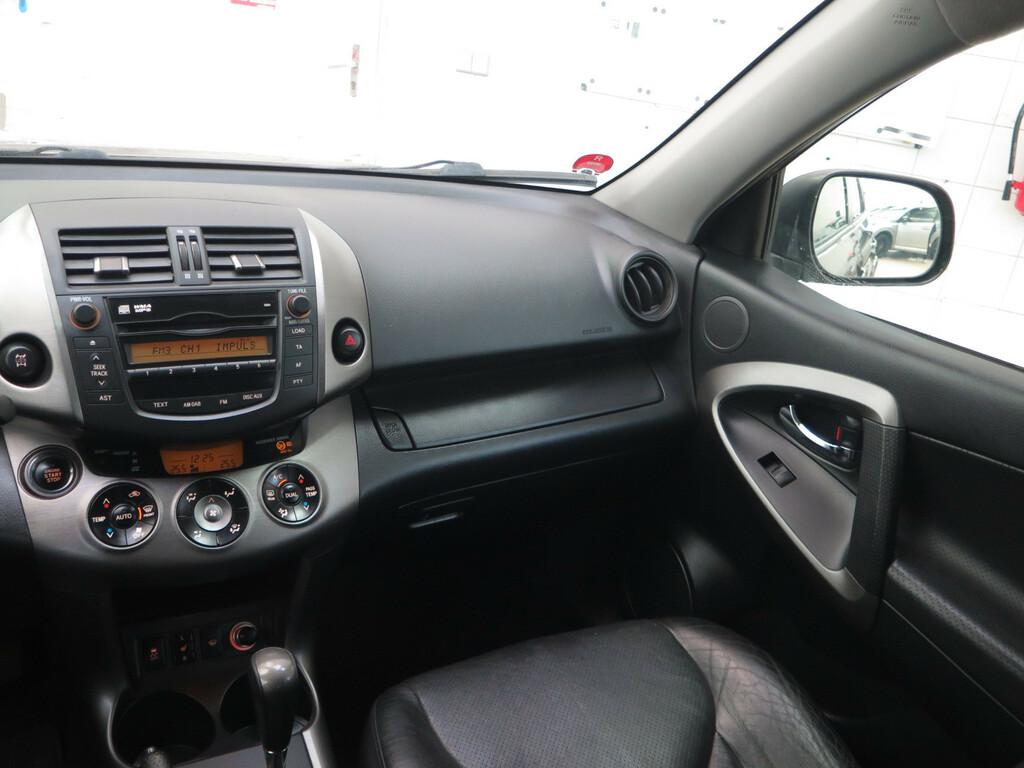 Toyota RAV 4  2.2 D-4D