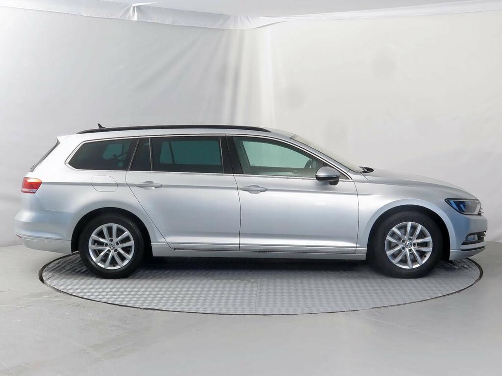 VW Passat Comfortline 2.0 TDI