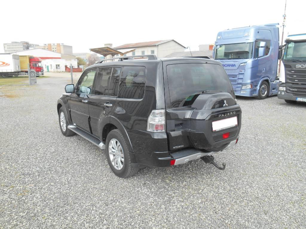 Mitsubishi Pajero Wagon 3.2 DID 4WD TOP PANO, NAVI, 7 SITZER, LEDER, KLIMA