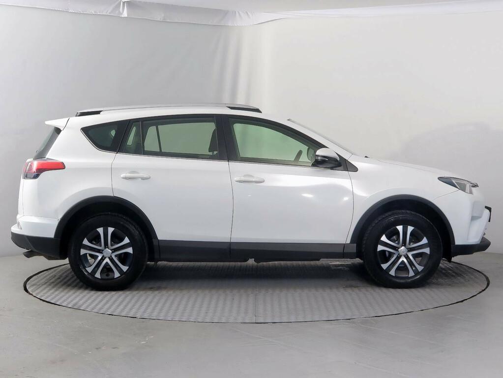 Toyota RAV 4  2.0 VVT-i