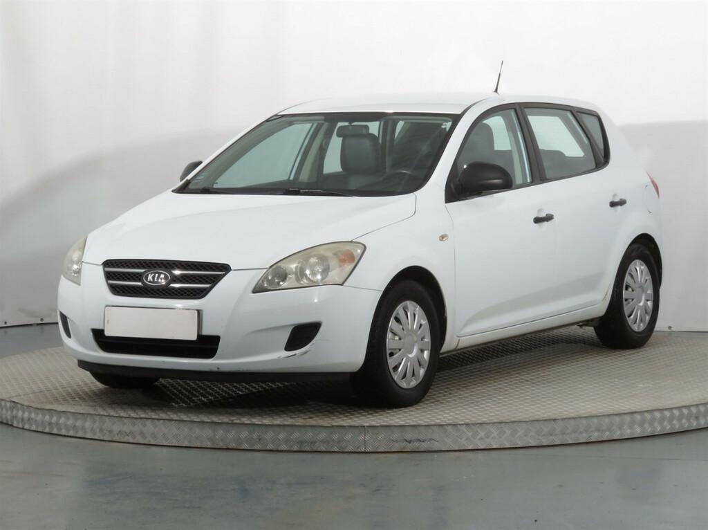 Kia Ceed  1.4 i