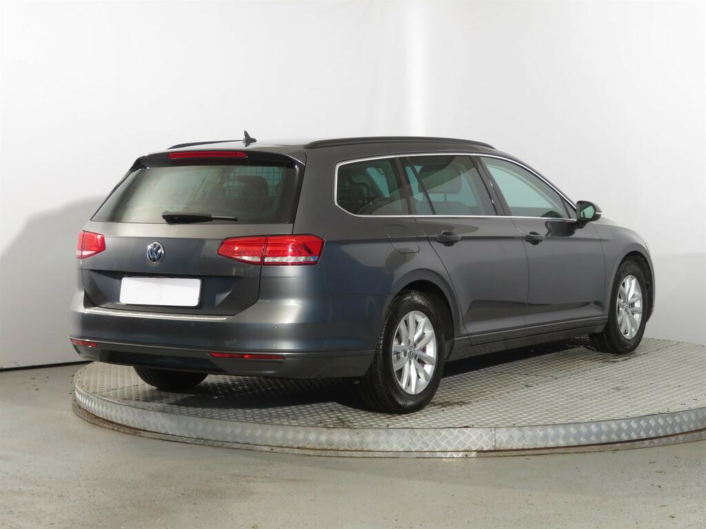 VW Passat Comfortline 2.0 TDI