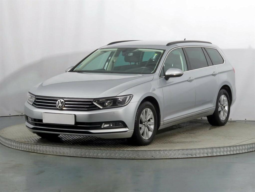 VW Passat Comfortline 2.0 TDI