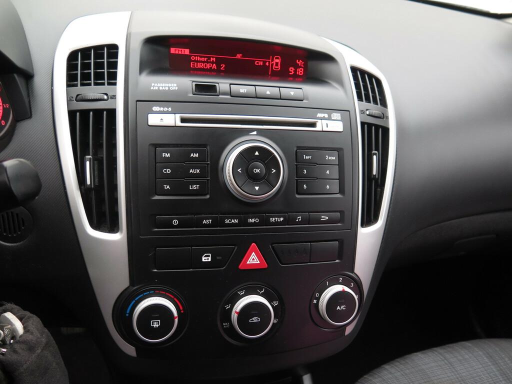Kia Ceed  1.6 CVVT