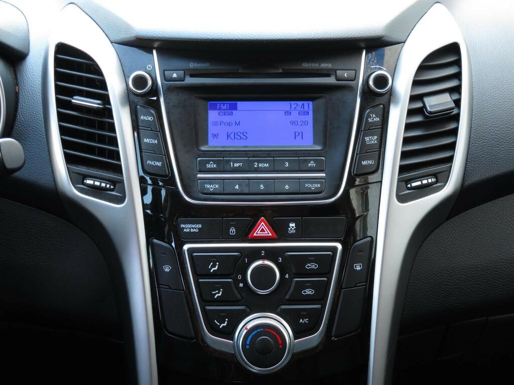 Hyundai i30 Trikolor Komfort 1.6 MPI