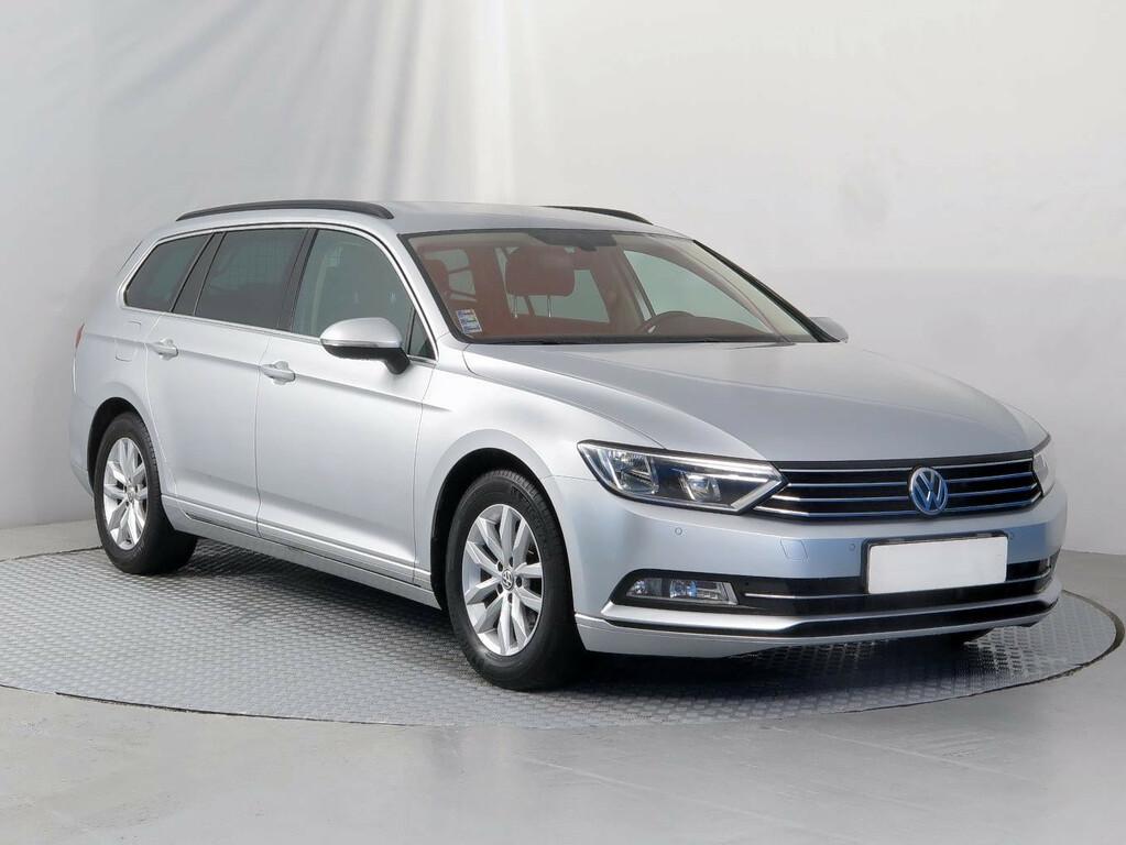 VW Passat Comfortline 2.0 TDI