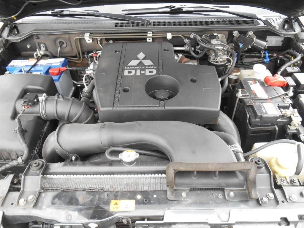 Mitsubishi Pajero Wagon 3.2 DID 4WD TOP PANO, NAVI, 7 SITZER, LEDER, KLIMA