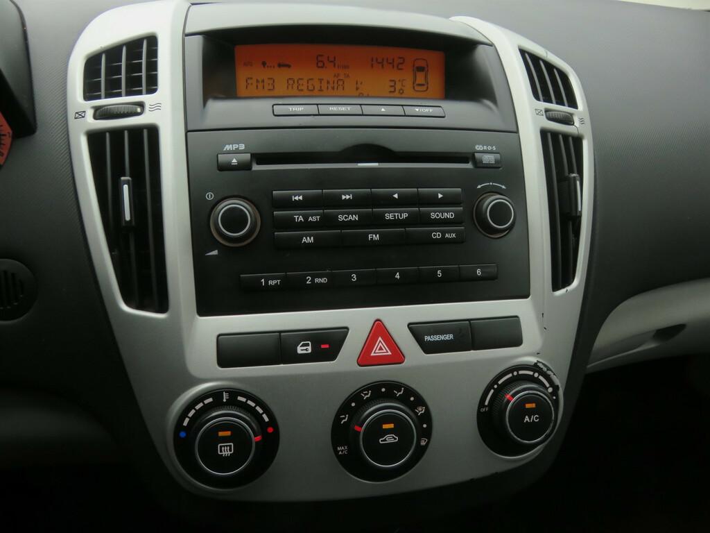 Kia Ceed  1.4 i