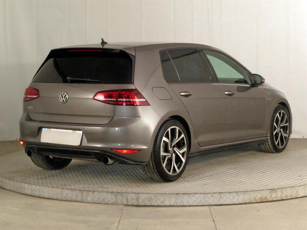 VW Golf  2.0 GTI