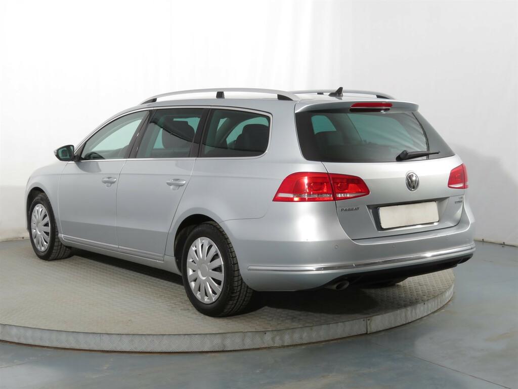 VW Passat  1.6 TDI
