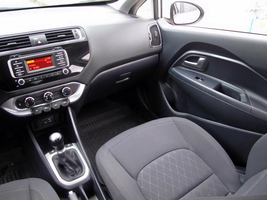 Kia Rio  1.25 CVVT