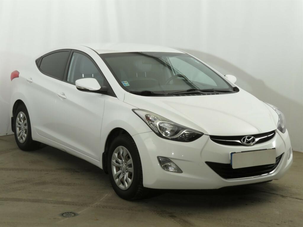 Hyundai Elantra  1.6