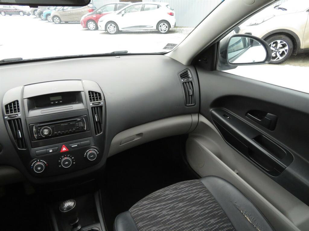 Kia Ceed  1.4 i