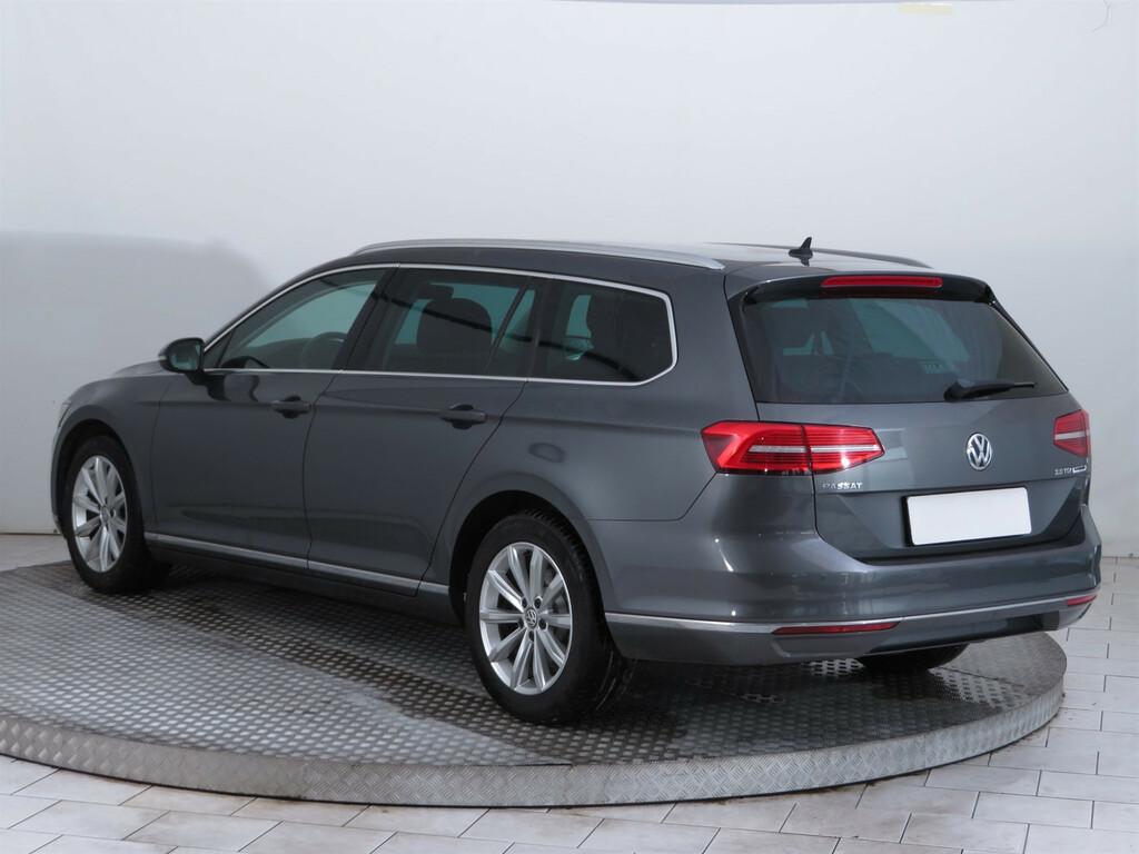 VW Passat Highline 2.0 TDI