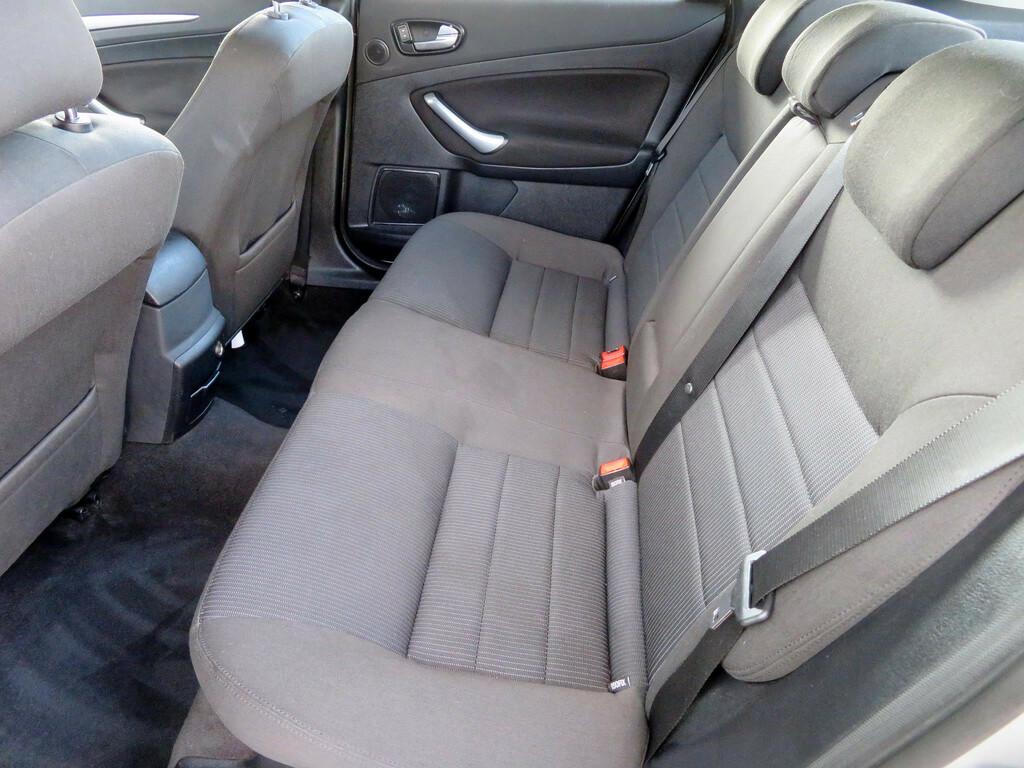 Ford Mondeo  1.8 TDCi