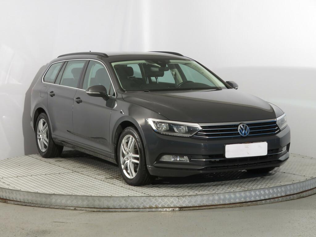 VW Passat Comfortline 2.0 TDI