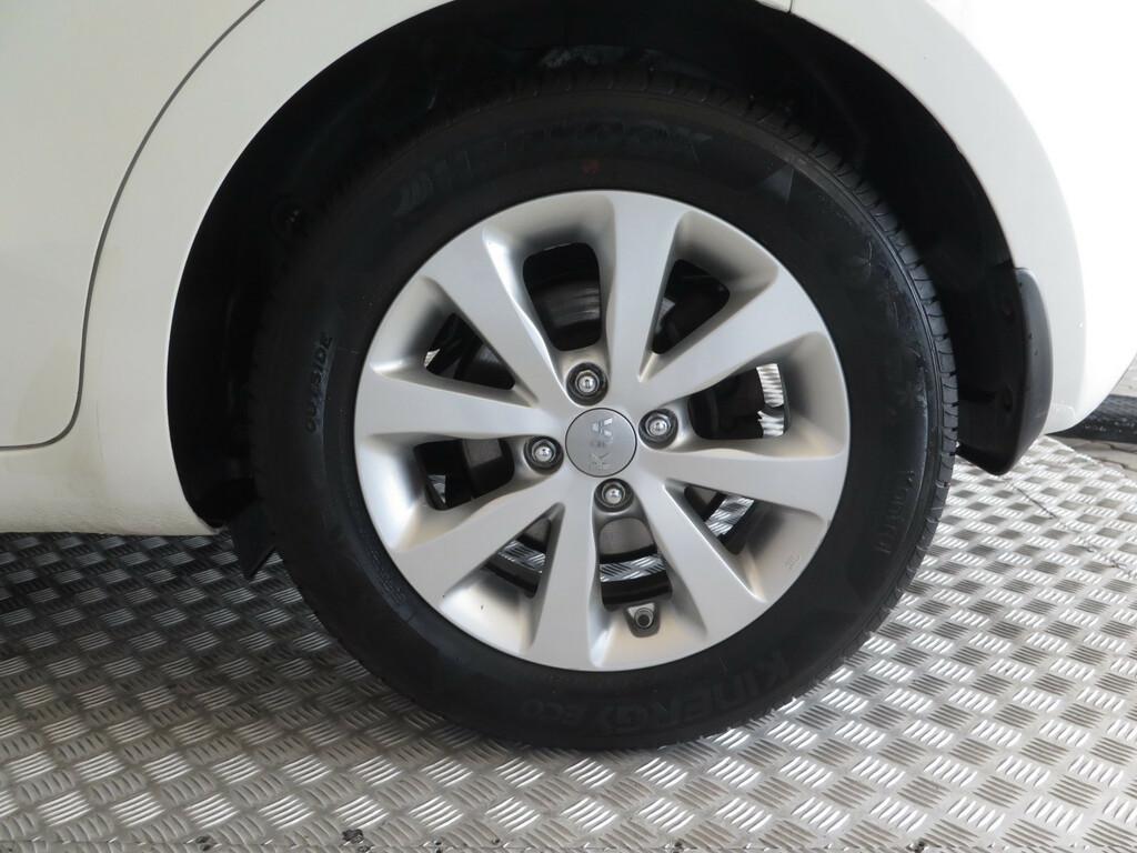 Kia Rio  1.4 CVVT