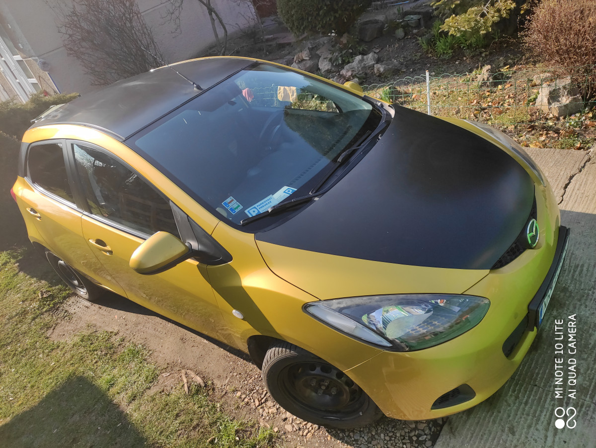 MAZDA 2