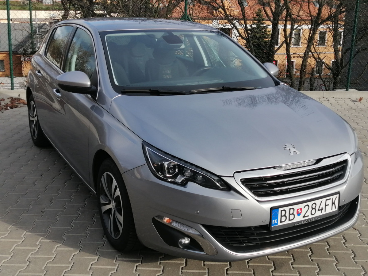 PEUGEOT 308