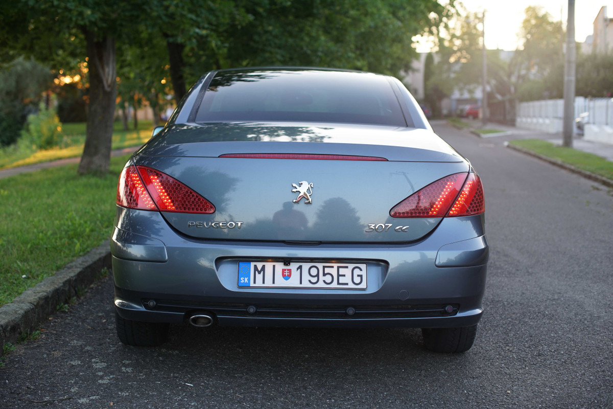 PEUGEOT 307