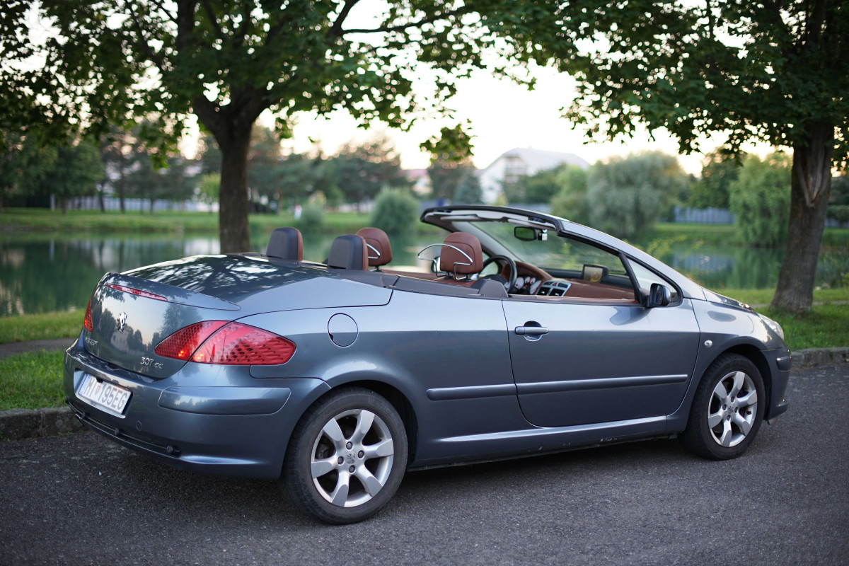 PEUGEOT 307