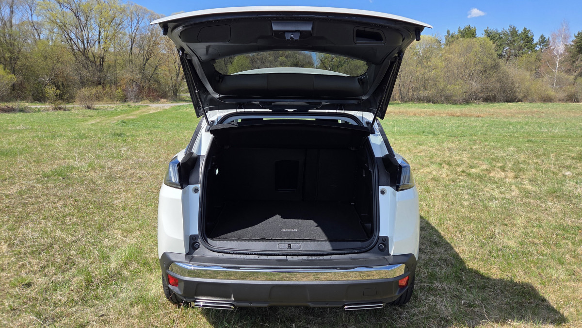 PEUGEOT 3008