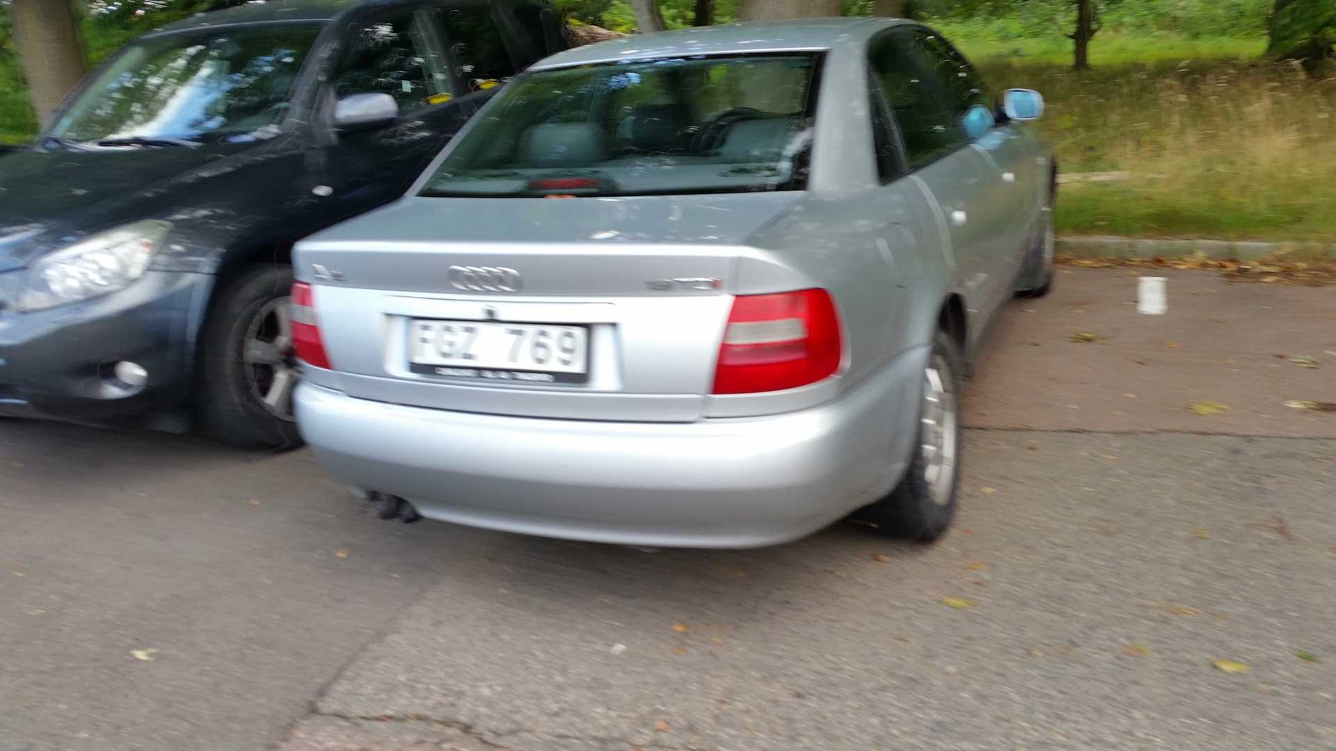 Audi A4 Sedan 1.9 TDI Manual, 110hp, 1997