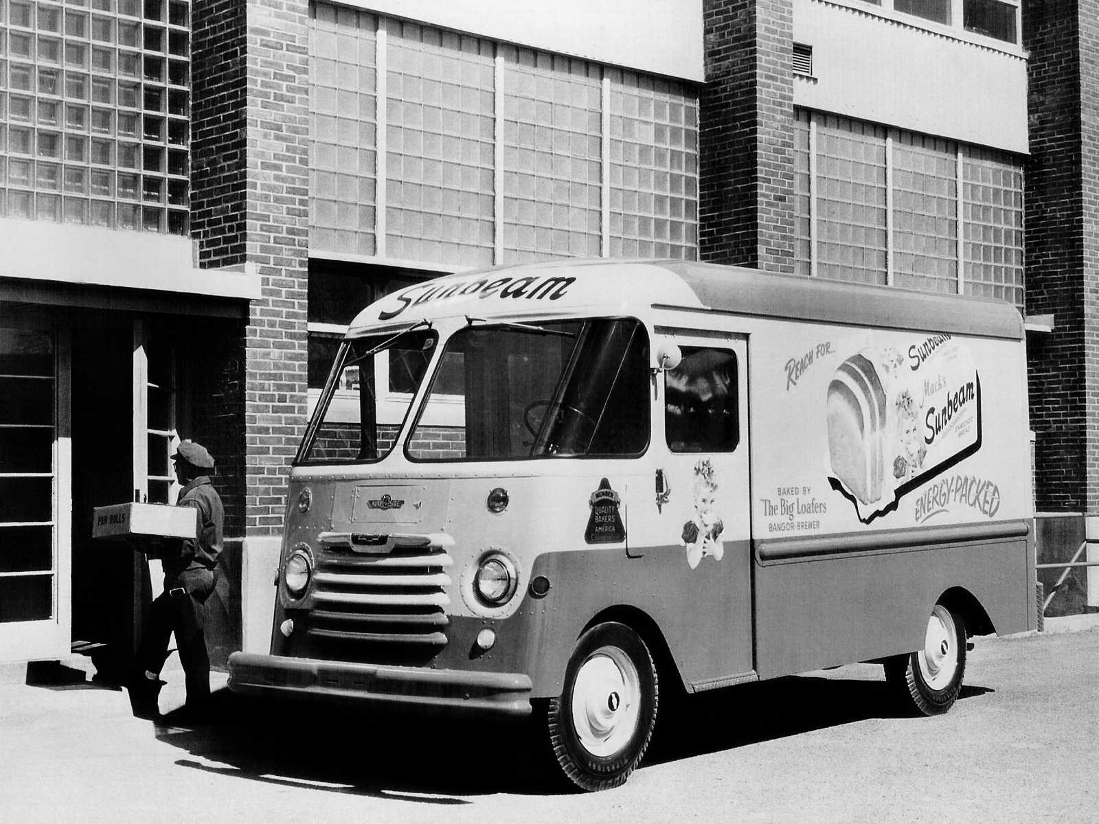 Chevrolet 3742 Forward Control 3.9 Manual, 109hp, 1955