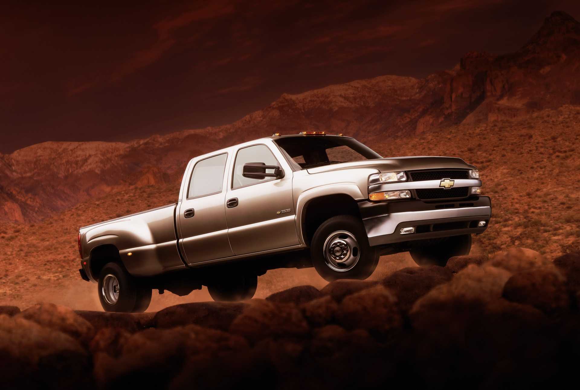 Chevrolet Silverado 3500 Crew Cab 6.6 V8 Duramax 4WD 304hp, 2002