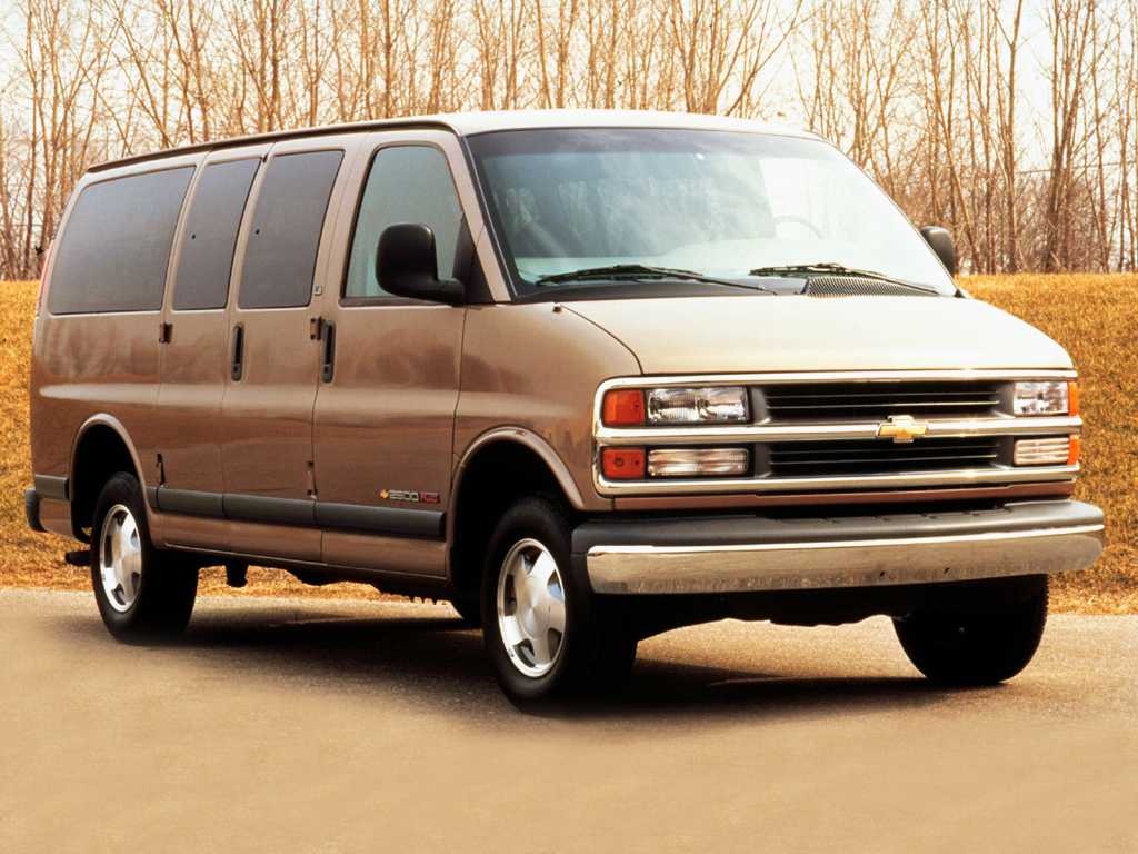 Chevrolet Express G2500 Passenger Van 5.7 V8 Hydra-Matic, 254hp, 2002