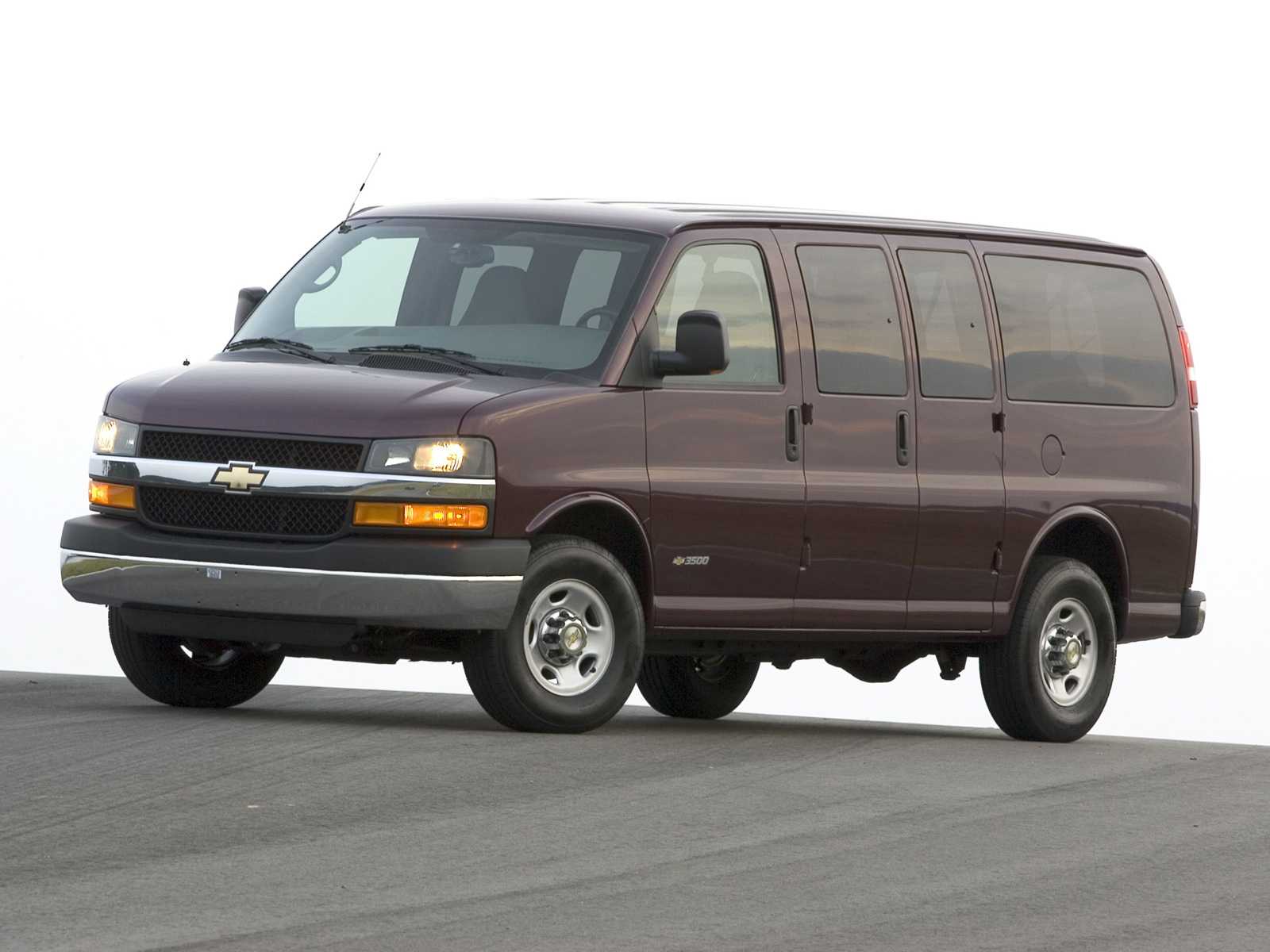Chevrolet Express G3500 Passenger Van 6.0 V8 Hydra-Matic, 350hp, 2007