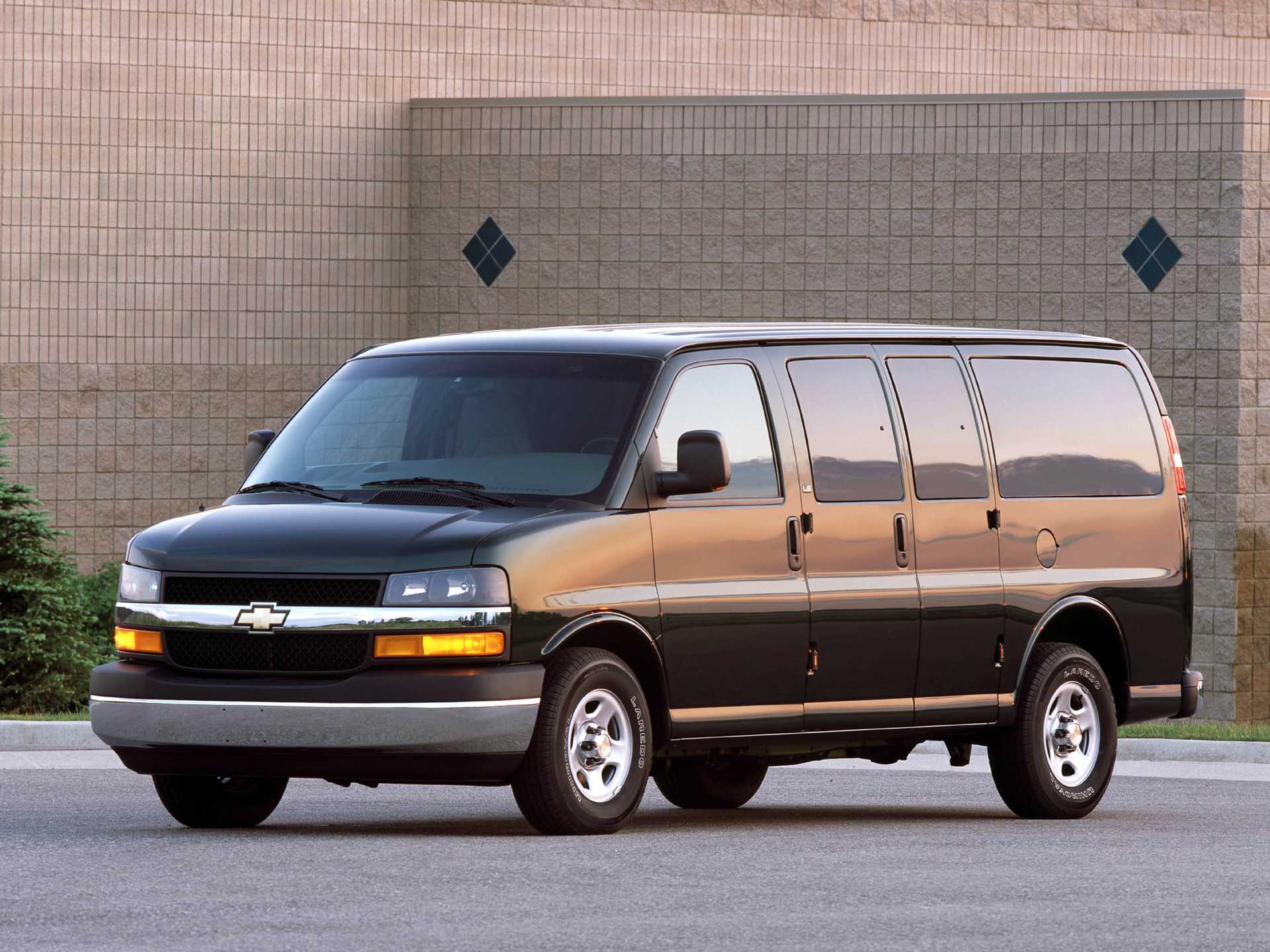 Chevrolet Express 1500 Passenger Van 2007