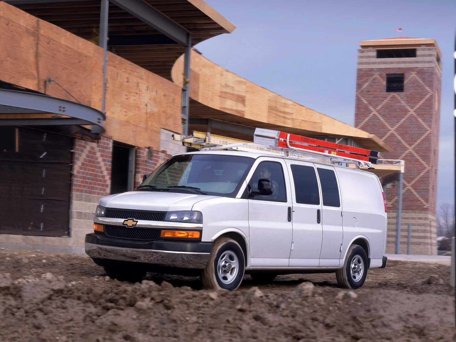 Chevrolet Express G2500 Cargo Van 6.6 V8 Duramax Hydra-Matic, 254hp, 2007