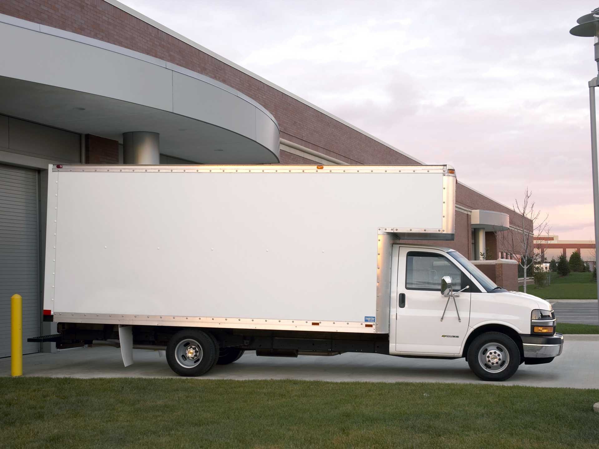 Chevrolet Express G3500 Bi-Fuel Cutaway Van  Hydra-Matic, 286hp, 2020