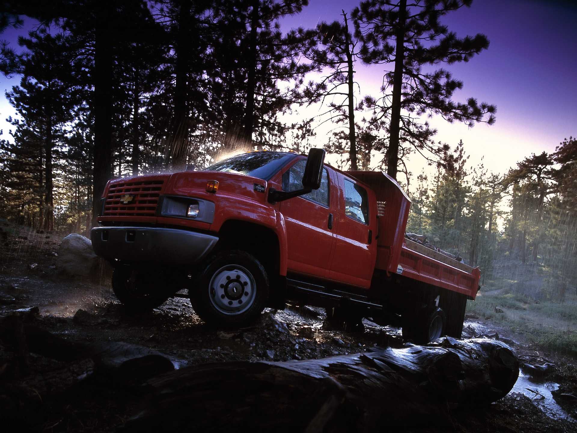 Chevrolet Kodiak C5500 Crew Cab 3rd Generation 6.6 V8 Duramax Automatic, 5-speed