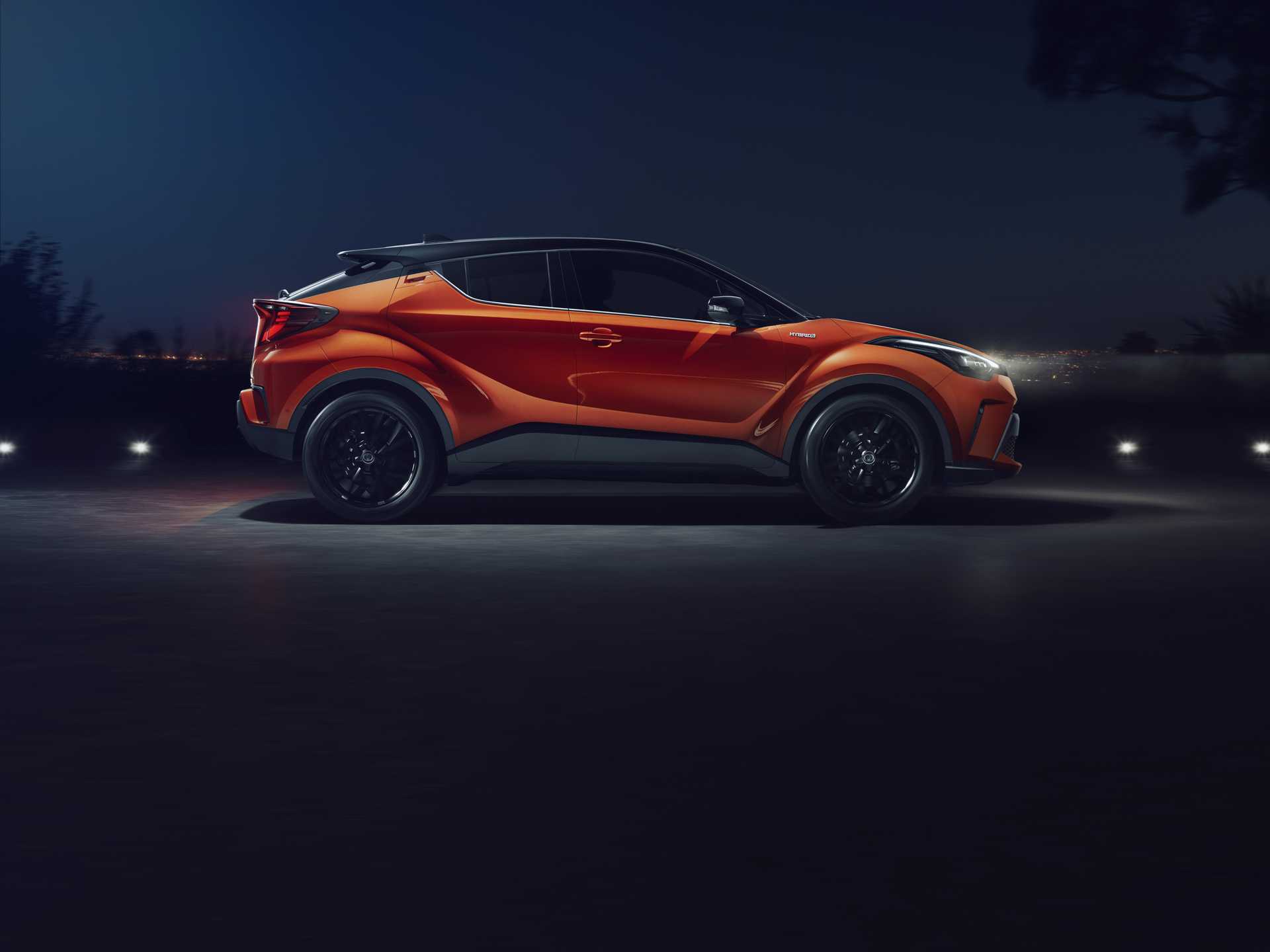Toyota C-HR 2.0 VVT-i Hybrid CVT, 184hp, 2019