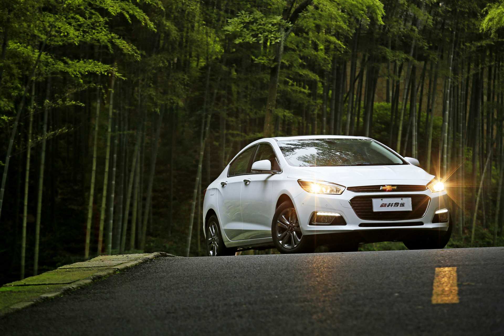 Chevrolet Cruze 1.5 Hydra-Matic, 113hp, 2015