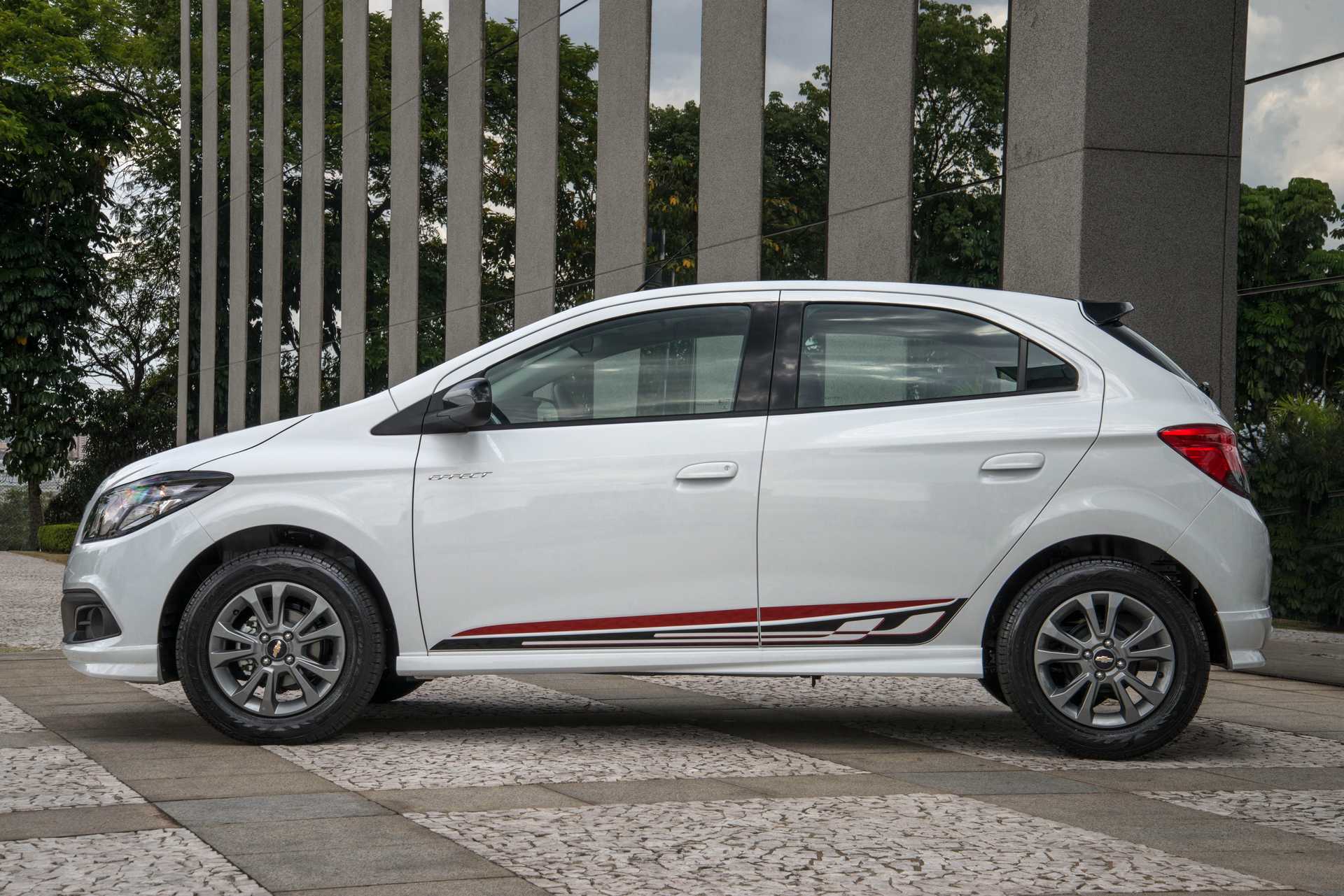 Chevrolet Onix 1.4 E85 Manual, 106hp, 2017